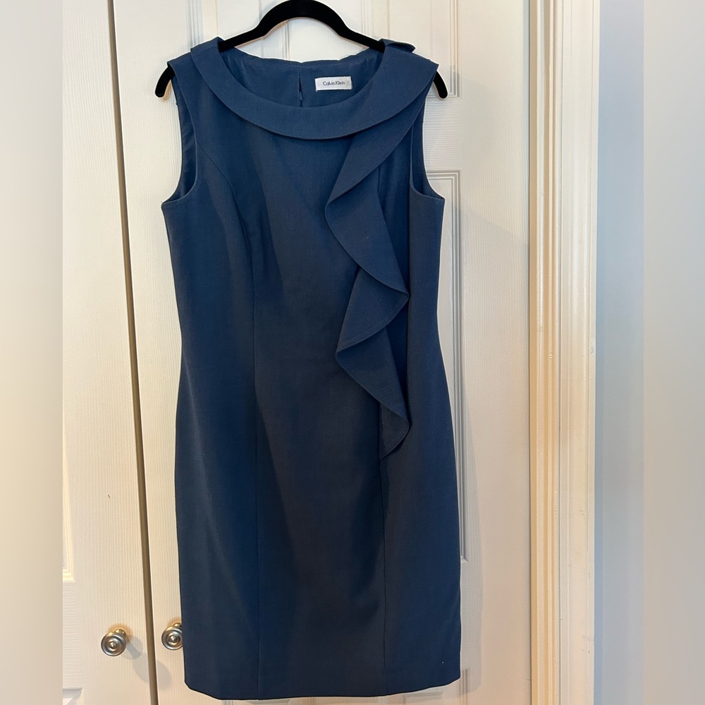 Perfect dress for office or executive events.
